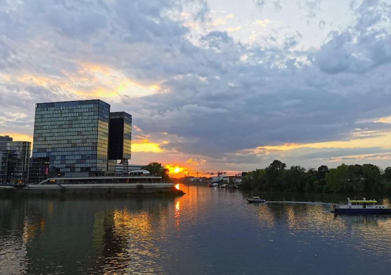 Medienhafen Apartment Direkt Am Zentrum Düsseldorf Zewnętrze zdjęcie
